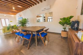 COSIJOPI · Spacious Colonial Home with Terrace - 2