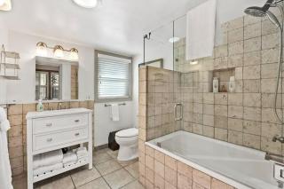 Hbg Plaza Gem - Hot Tub & Wine Tastings Included - 3