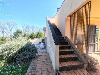 Elegant villa with pool - 3