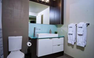 Comfortable 2BR Suite - Sleeps 6 in DT Toronto - 3