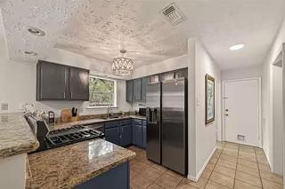 92 S Waxberry Rd, Spring, Texas 77381, USA - 6