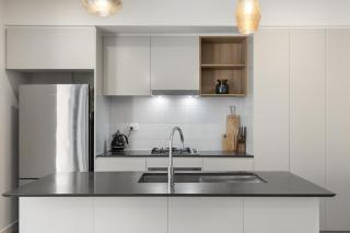 Stylish 3-Bed Townhouse Near City Fringe - 6