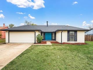 Retreat close to FIFA, EPIC, Six flags, fast WiFi! - 4