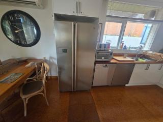 Spacious King Room 4 Near Shopping & Free Parking - 9