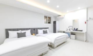 Gimcheon Sweet Hotel - 0