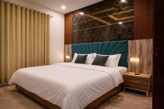 Cedarwood 2BHK Near Mall Road w Mountain View - 5