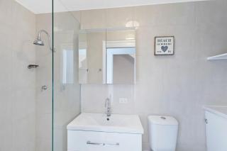 Pacific Breeze 11 - 1