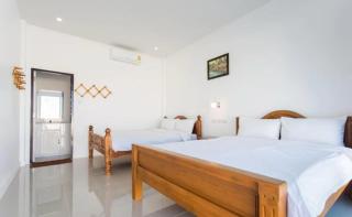 7-Bedroom Villa with XXL Pool for Groups of Friends - 4