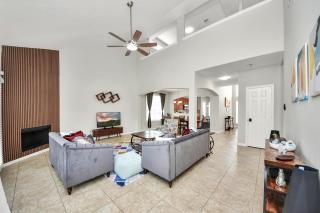 Family retreat with game room and huge yard - 9