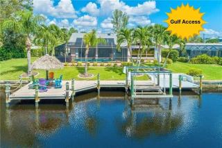 Waterfront Fun with Pool, Hot Tub, Dock & Gulf Access Getaway - Villa South Cape - Roelens - 0
