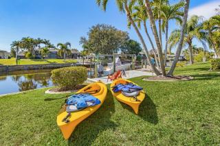 Waterfront Fun with Pool, Hot Tub, Dock & Gulf Access Getaway - Villa South Cape - Roelens - 5