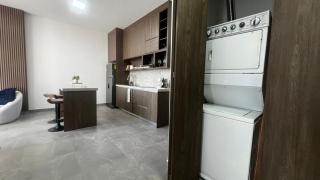 Modern Suite with a View, Near Expo and Malls - 1