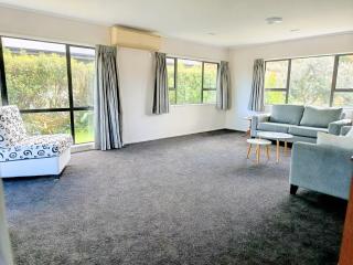 Cambridge Spacious 2 Wing Private Retreat - 8