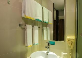 City Comfort Inn Yulin Youth Square 1st People's Hospital - 2