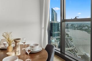 2B2B High Floor Apt with RiverView & Parking - 1