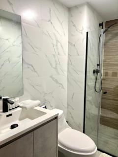 Luxury City Ocean View Apartment Prime Location - 5