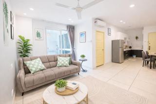 High-Floor Seaview Modern Suite 2BR Condo Next to Gurney & Georgetown Mansion one 26 - 9