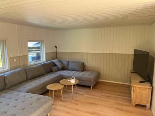 Renovated Holiday Home Near Beach And Town - 4