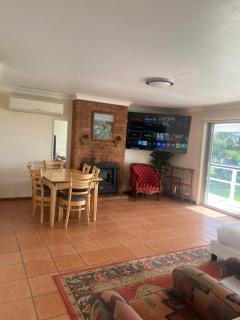 Campaspe Valley View 20 Acres Farm Stay - 2