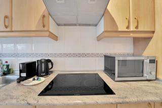 Apartamento con enorme terraza en complejo con piscina en Nueva Andalucía - Lorcrimar - 4