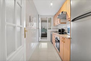 Apartamento con enorme terraza en complejo con piscina en Nueva Andalucía - Lorcrimar - 3