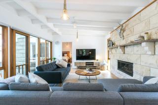 Sorrento Beauty with Sparkling pool - 9