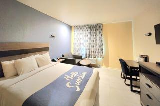 Days Inn by Wyndham Freeport - 6