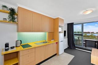 The Entrance Waterfront Apartment 111 - 5
