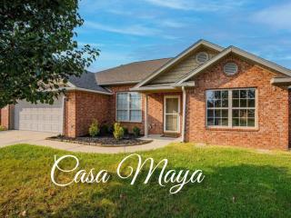 4BR Home - Central to University of Arkansas & Walmart HQ - I-49 Access - 6
