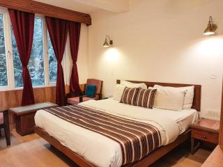 The Three Oaks Boutique Hotel - 1