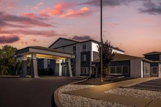 Comfort Inn & Suites Harrisburg-Hershey North - 7