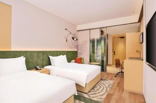 Hilton Garden Inn Guangzhou Tianhe Fenghuang - 2