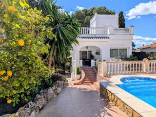 Chalet independiente con piscina - 5