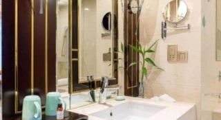 Royal Tulip Hotel Zhujiajiao Shanghai - 1