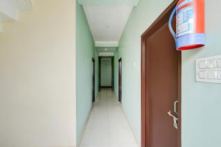 SPOT ON Hotel Dream Town - 9