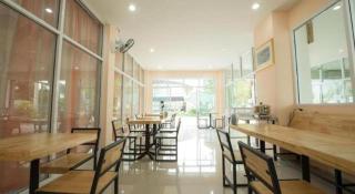 Bees Smile Hotel - 8