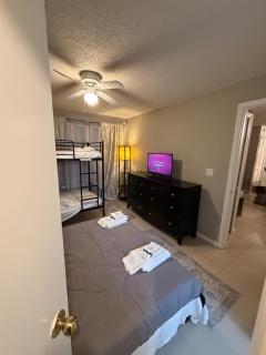 2BR 2BA Free Parking10 min to Universal - 5