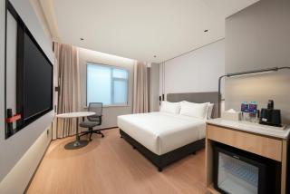 Holiday Inn Express Jinan Quancheng Square by IHG - 8