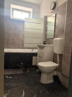 Vic Cedonia Residence - 3