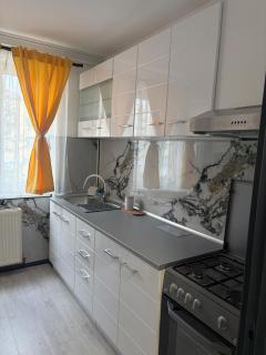 Vic Cedonia Residence - 1