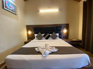 Hotel Panorama Lake View - Nainital - 6