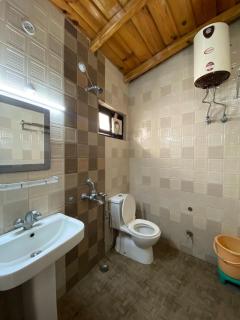 Hotel Panorama Lake View - Nainital - 5