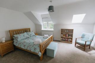 BRIARS CLOSE - Four Bed Property on the Edge of the Peak District National Park - 8
