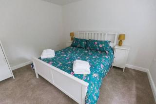 BRIARS CLOSE - Four Bed Property on the Edge of the Peak District National Park - 7