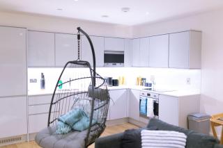 Charming 2-Bedroom Apartment in West Midlands with Modern Amenities - 5
