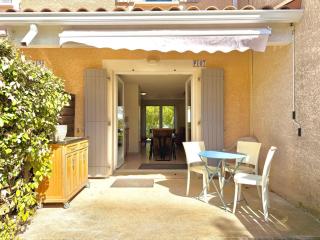 Chez Vous, Ailleurs | Piscine & Terrasse - 3