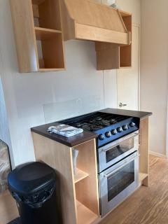 Static home sleeps 6 - 1