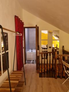 Suite Privata con Vasca Idromassaggio e Ingresso Indipendente,Camino e Cromoterapia - 1