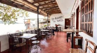 Harleys Pub and Hotel - 9