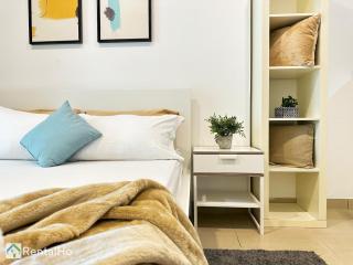 Simple and Affordable Studio with Balcony and Rooftop Pool with amazing views in Great Location, Manchester Tower - 1